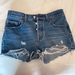 501 Levi shorts